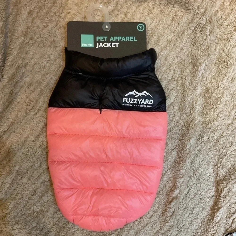 Fuzzyard Pet Apparel puffer jacket size 5. Front closure. Best for fall/winter.
